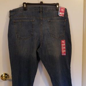 NWT Old Navy The Flirt jeans